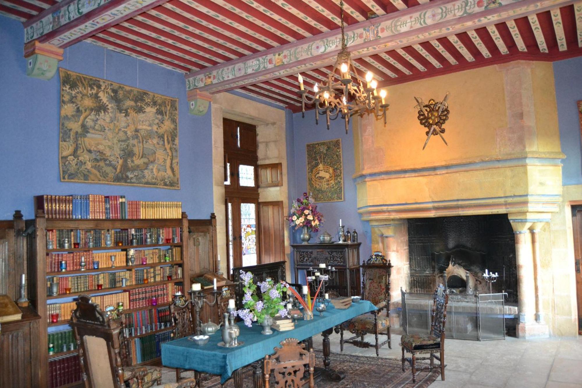 Château De Peufeilhoux Frühstückspension Vallon-en-Sully