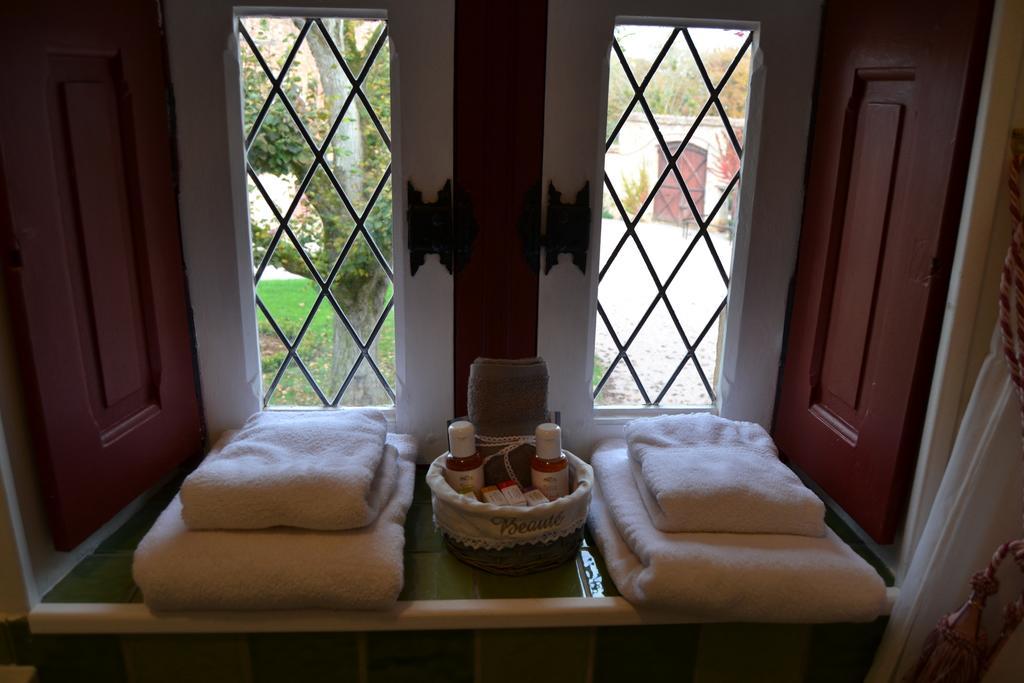 Château De Peufeilhoux 5* Vallon-en-Sully
